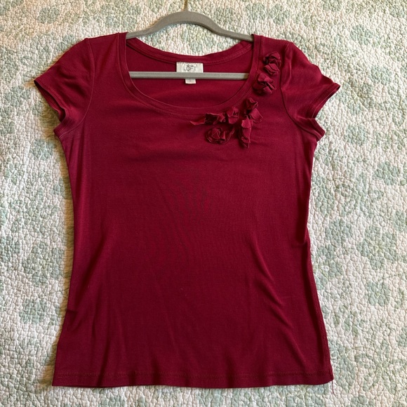 Ann Taylor Burgundy Short Sleeve Tee with Floral Detail - Picture 1 of 3